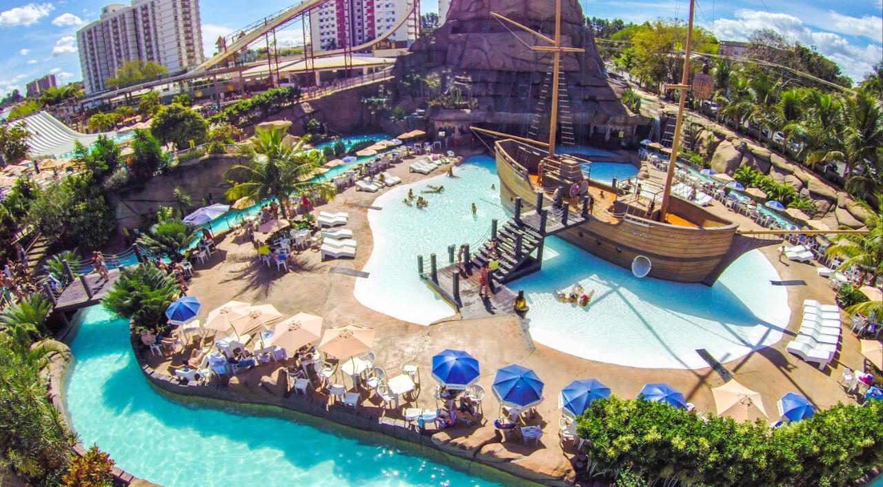 Diroma Com Um Dia No Acqua Park, Splash E Slide * Caldas Novas
