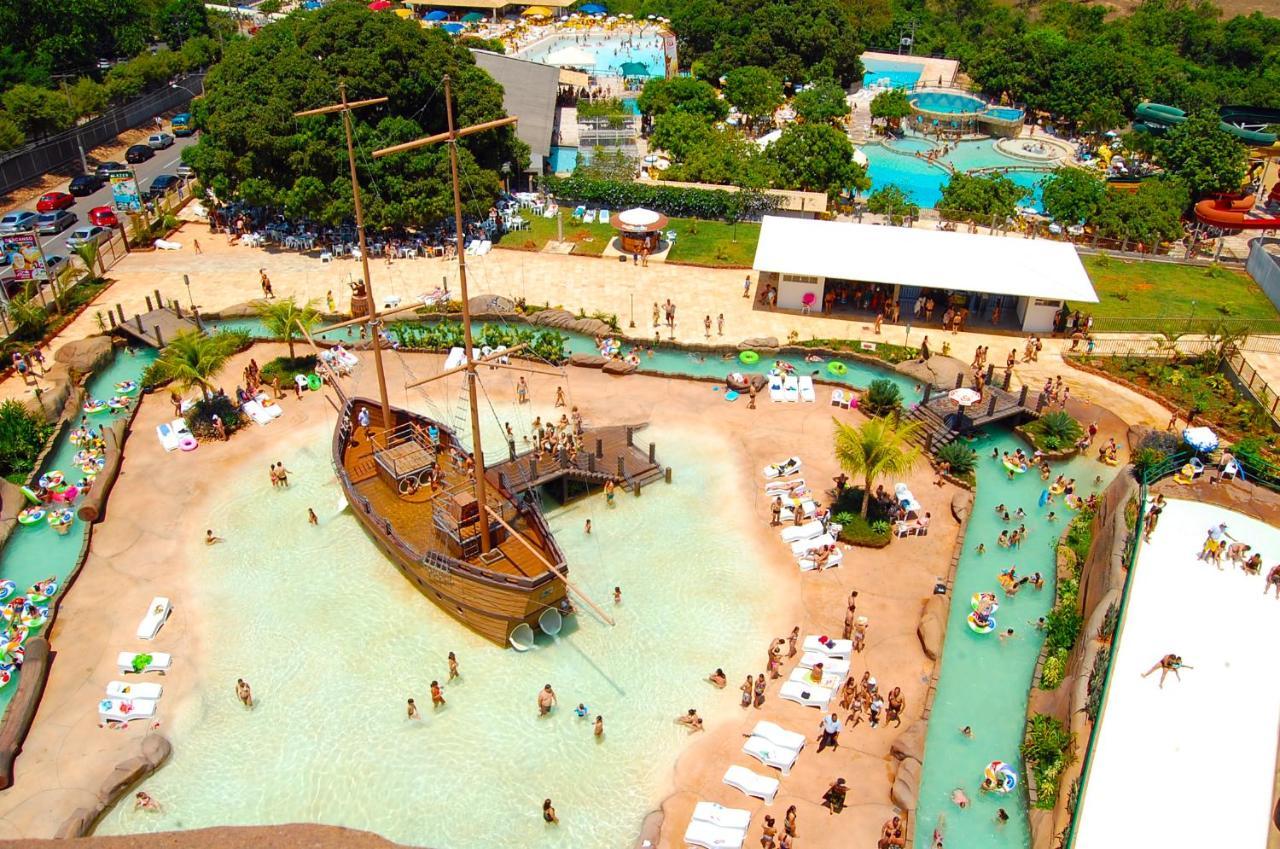 Diroma Com Um Dia No Acqua Park, Splash E Slide * Caldas Novas